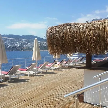 Cherry Suites Hotel *